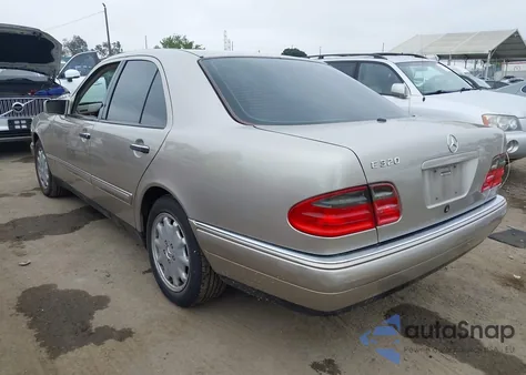 1999 Mercedes-Benz E 320 from USA, damaged, VIN WDBJF65H4XA768667
